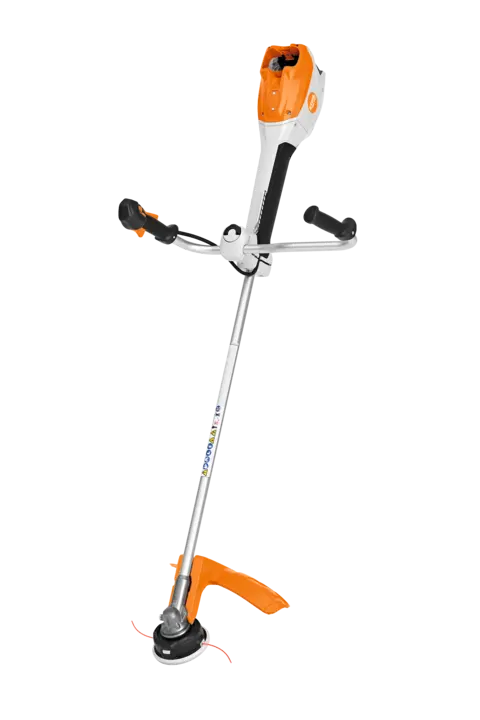 The most powerful clearing saw in the AP Battery System, the FSA 400 offers versatility with a wide range of optional cutting attachments.