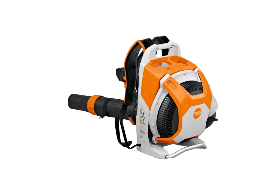 As strong as a hurricane but capable to work in noise reduced areas, the BRA 500 packs a punch on wet leaves and debris.