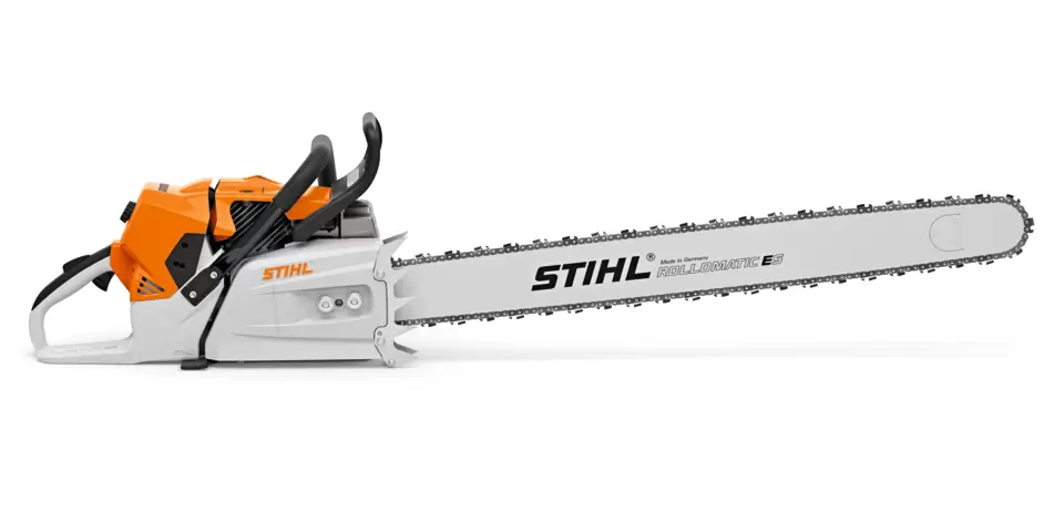 This fuel-efficient heavy-duty chainsaw offers maximum power and is suited for use with long guide bars.