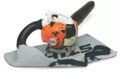 The convenience of the Easy2Start™ system makes it easy to vacuum and shred yard debris.