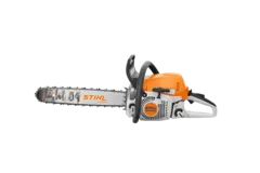 The MS 251 C-BE chainsaw is powered by the same large displacement engine as the MS 251 WOOD BOSS® with added comfort features like STIHL Easy2Start™.